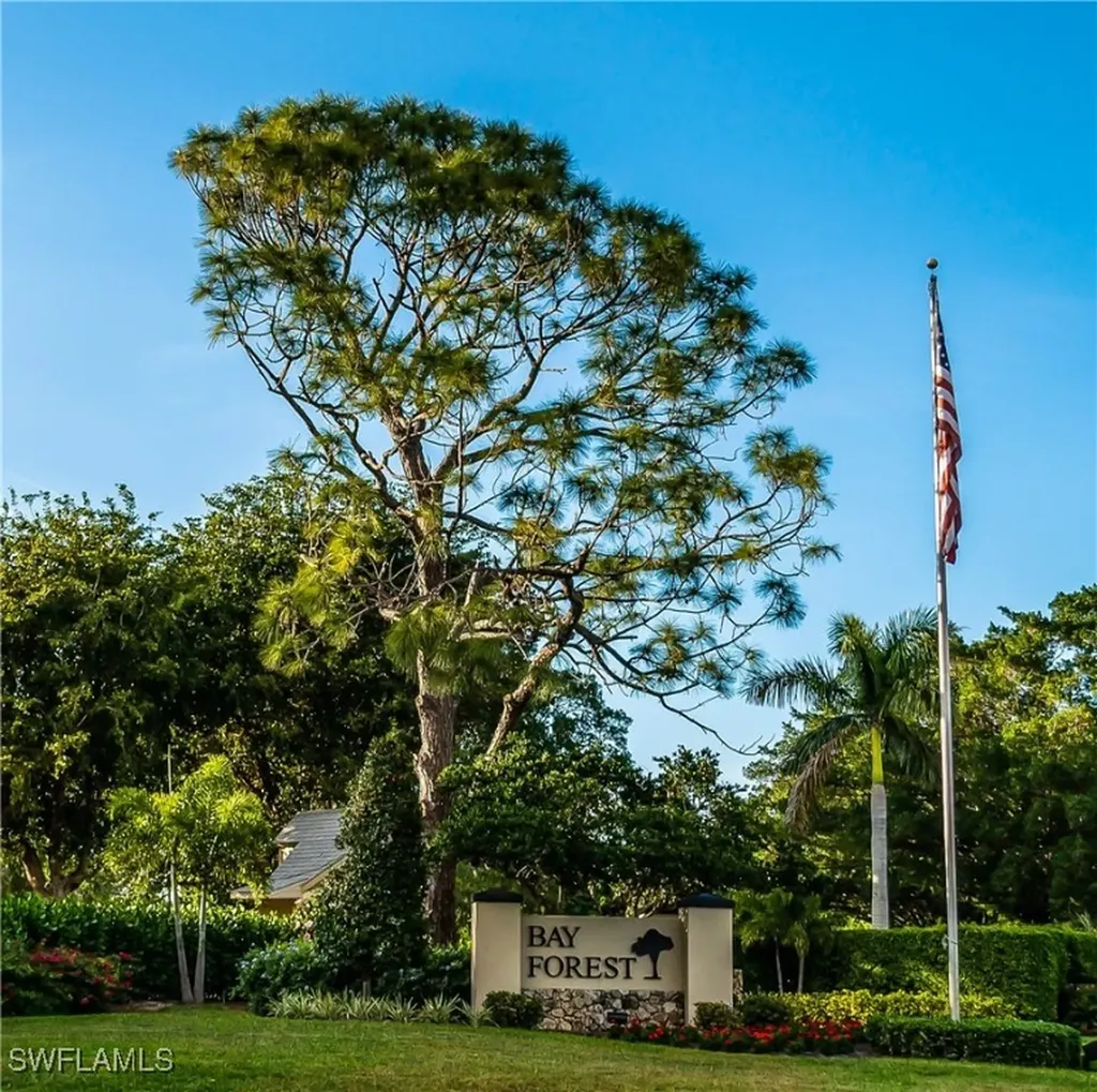 290 Naples Cove Drive Naples FL 34110