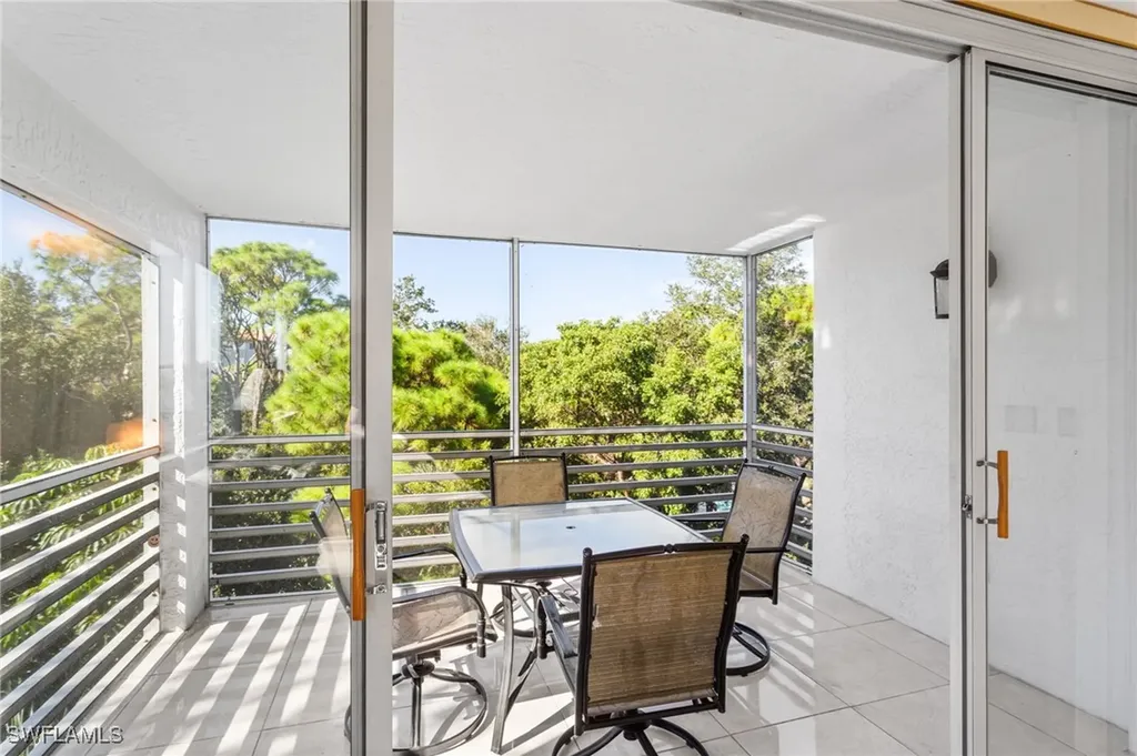 290 Naples Cove Drive Naples FL 34110