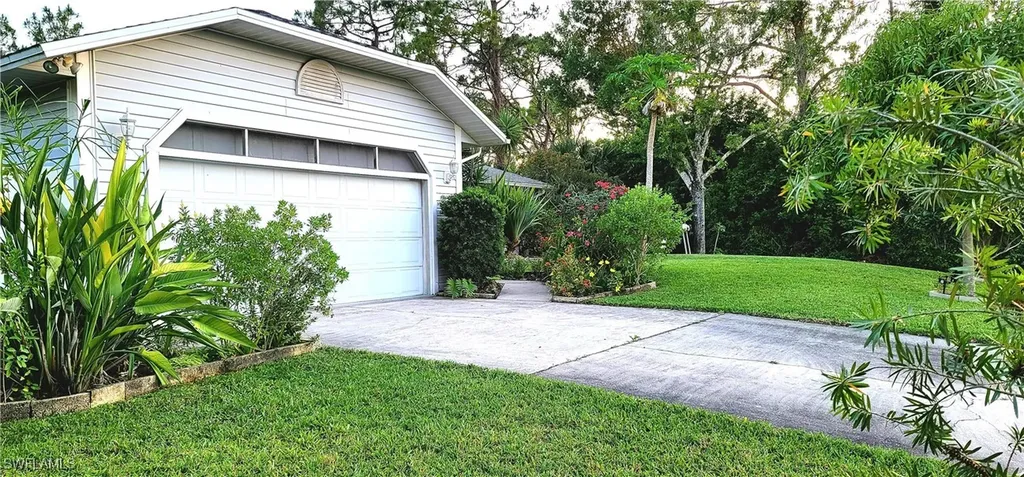 2505 9th Street W Lehigh Acres FL 33971