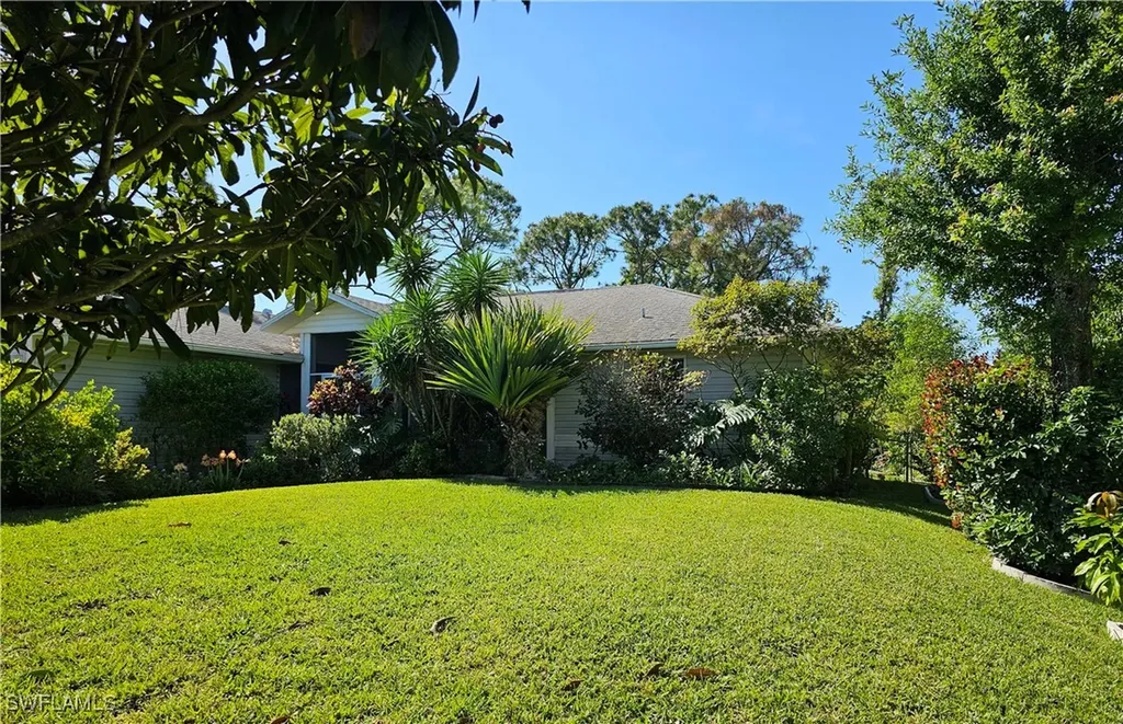 2505 9th Street W Lehigh Acres FL 33971