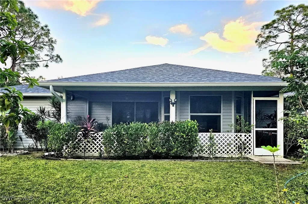 2505 9th Street W Lehigh Acres FL 33971