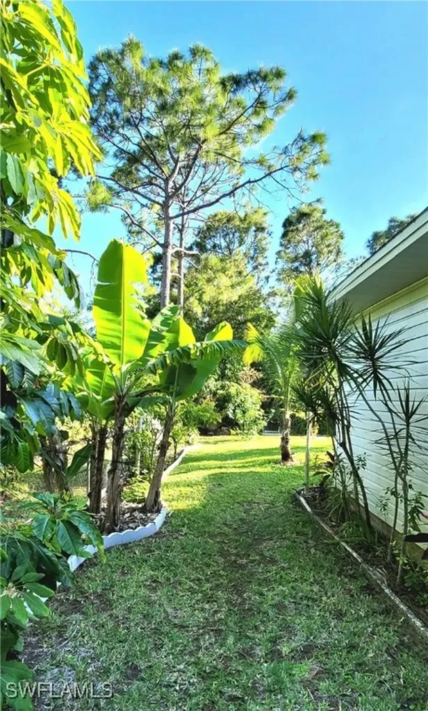 2505 9th Street W Lehigh Acres FL 33971
