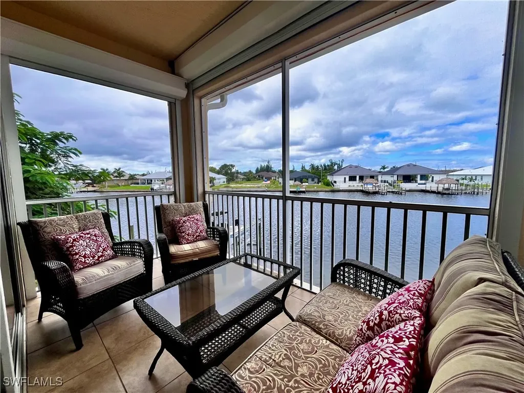 190 Shadroe Cove Circle Cape Coral FL 33991