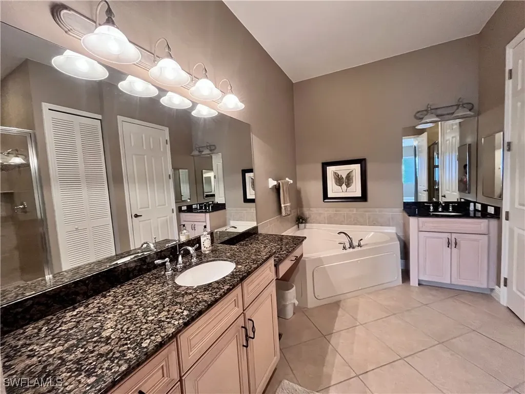 190 Shadroe Cove Circle Cape Coral FL 33991