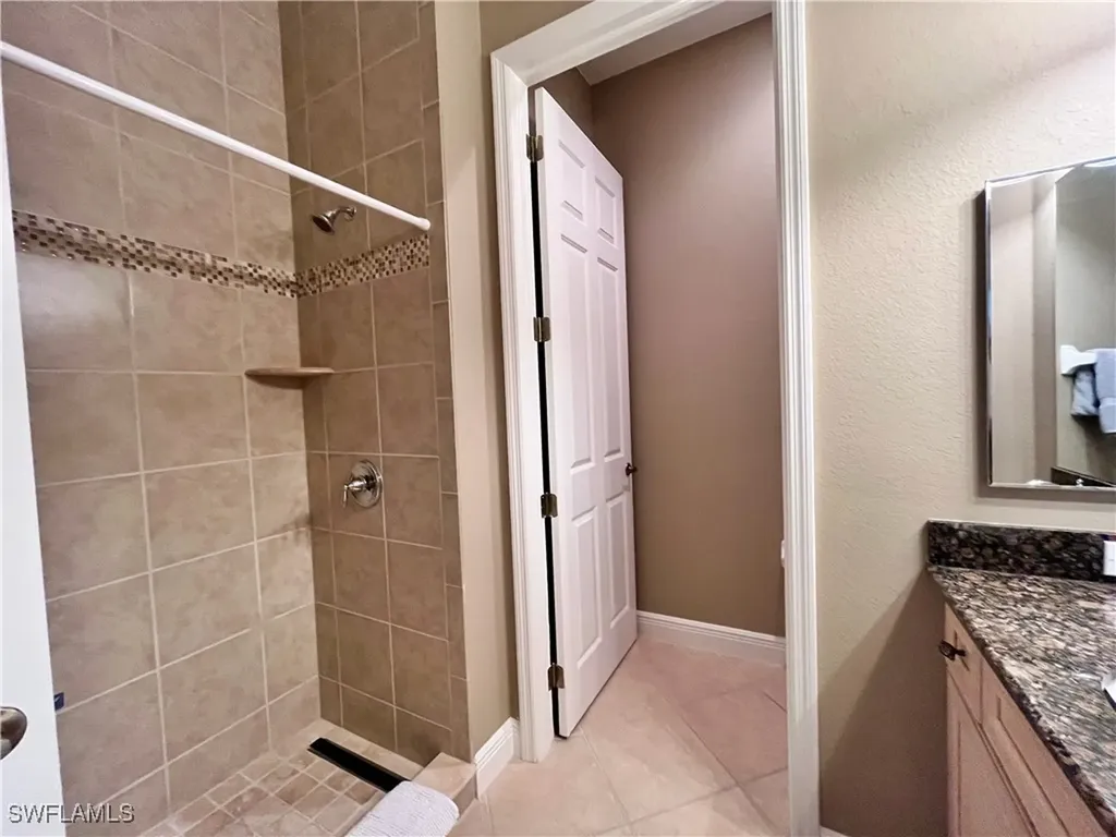 190 Shadroe Cove Circle Cape Coral FL 33991
