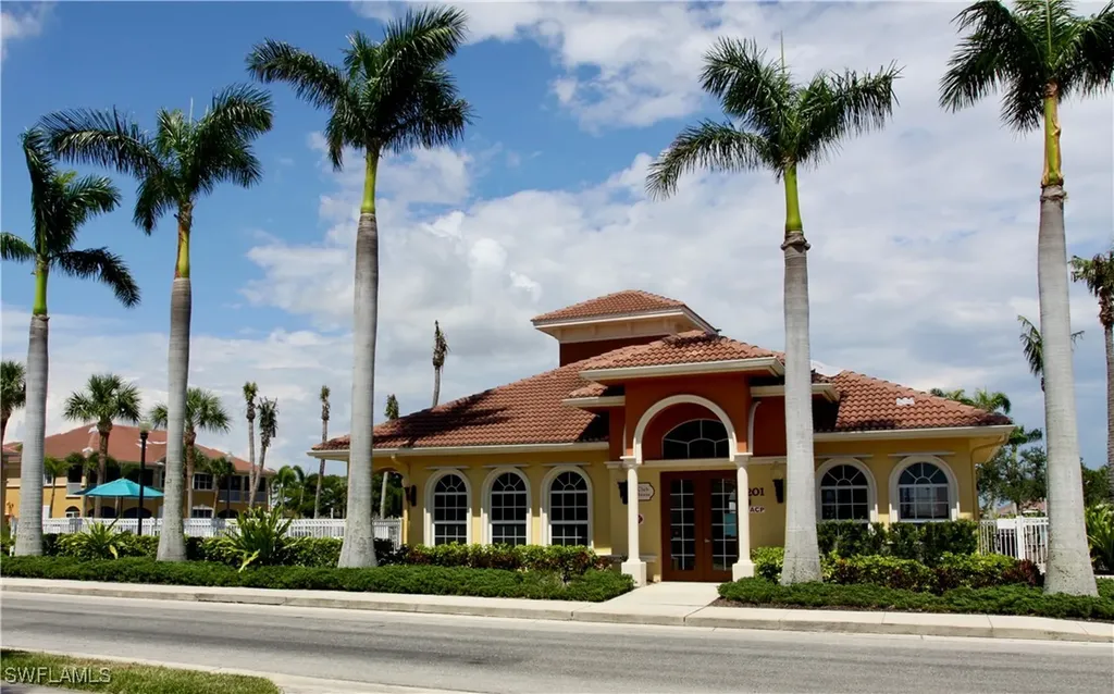 190 Shadroe Cove Circle Cape Coral FL 33991