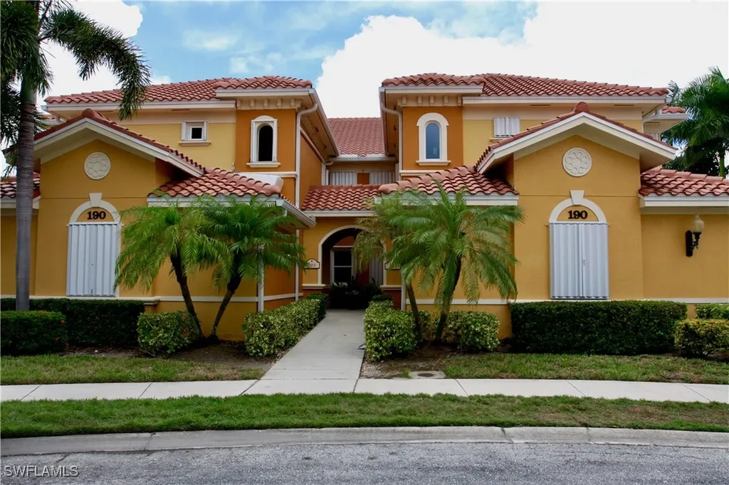 190 Shadroe Cove Circle Cape Coral FL 33991