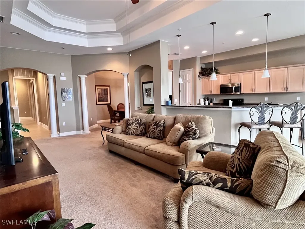 190 Shadroe Cove Circle Cape Coral FL 33991