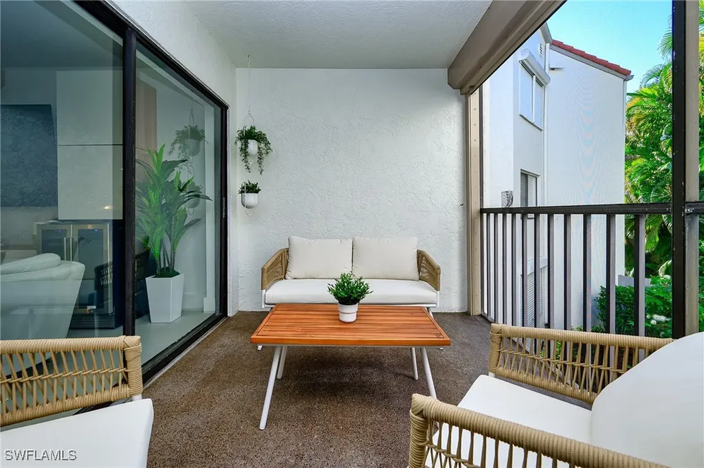 592 Beachwalk Circle Naples FL 34108