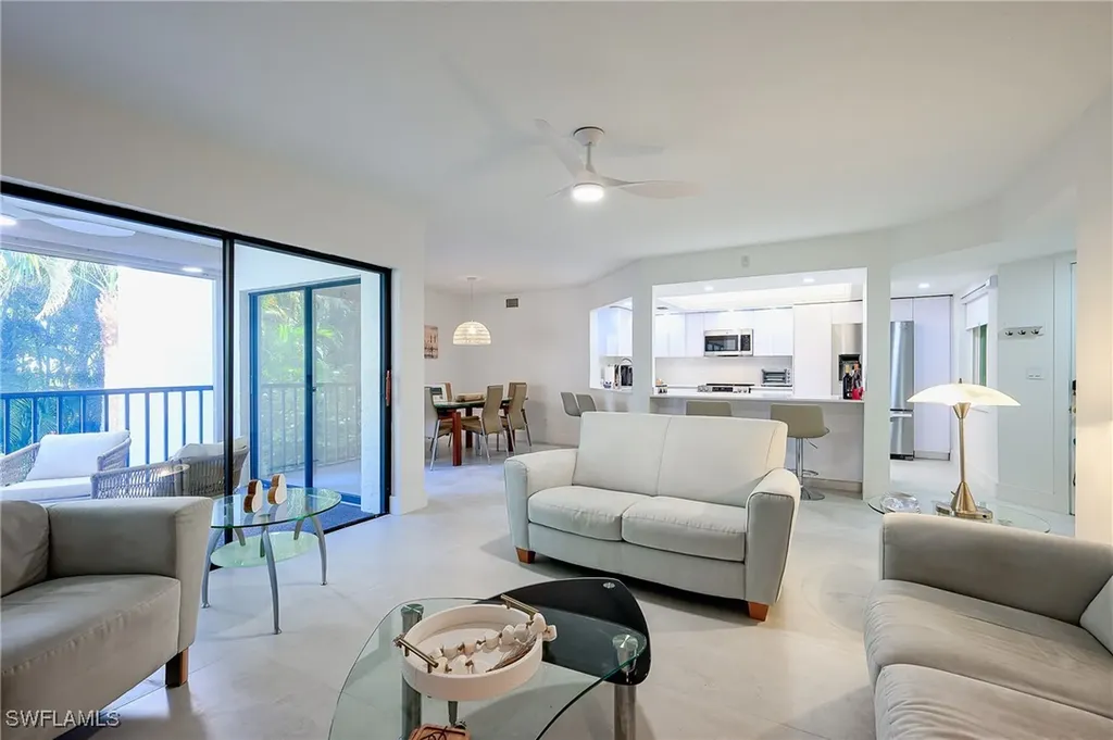 592 Beachwalk Circle Naples FL 34108