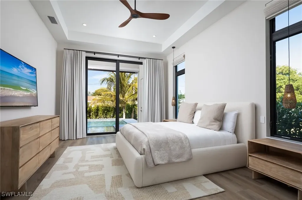 1257 11th Court N Naples FL 34102