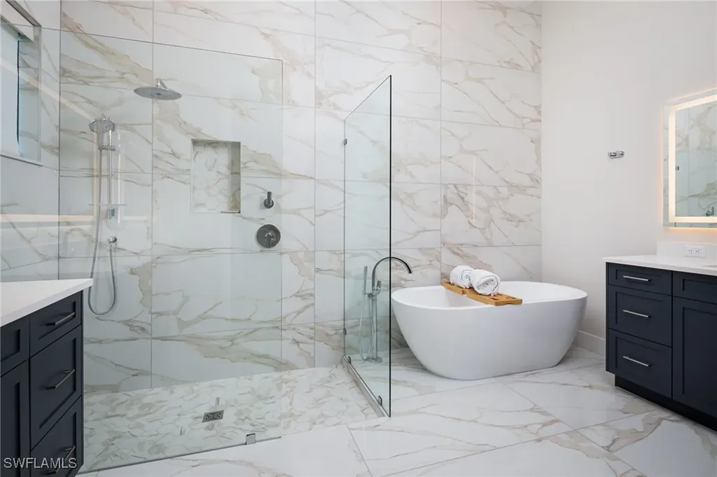 1257 11th Court N Naples FL 34102