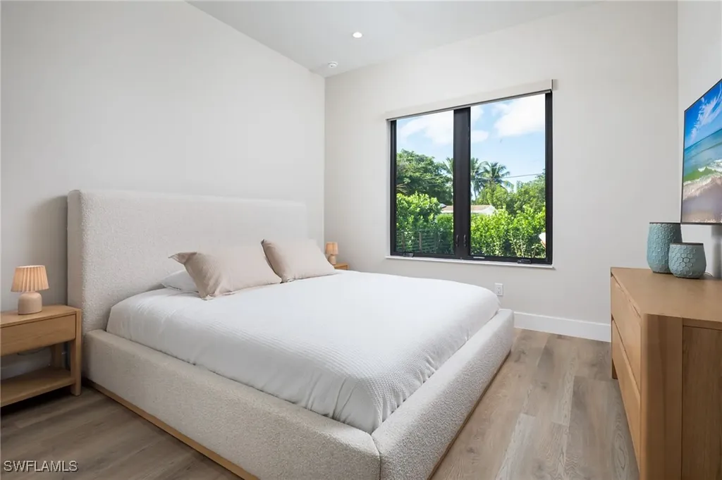 1257 11th Court N Naples FL 34102