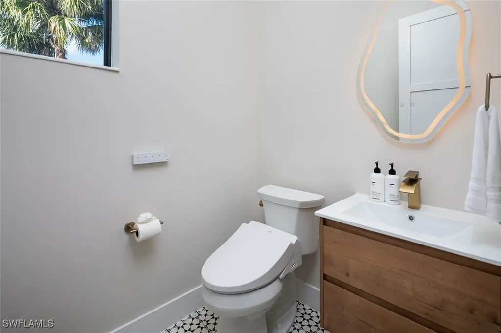 1257 11th Court N Naples FL 34102