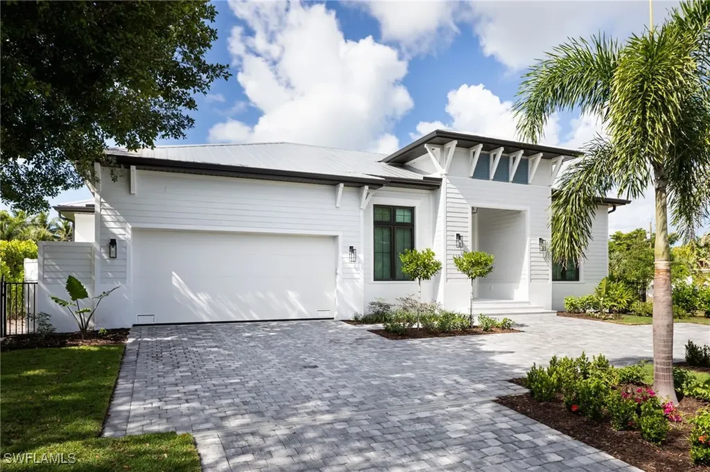 1257 11th Court N Naples FL 34102