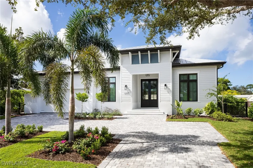 1257 11th Court N Naples FL 34102