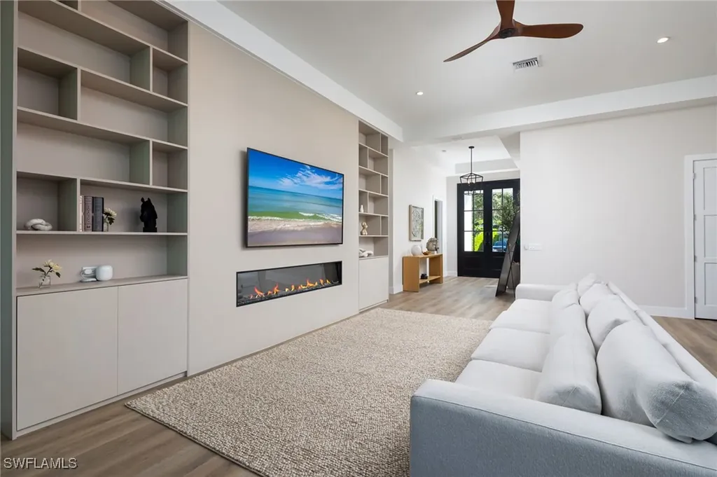 1257 11th Court N Naples FL 34102