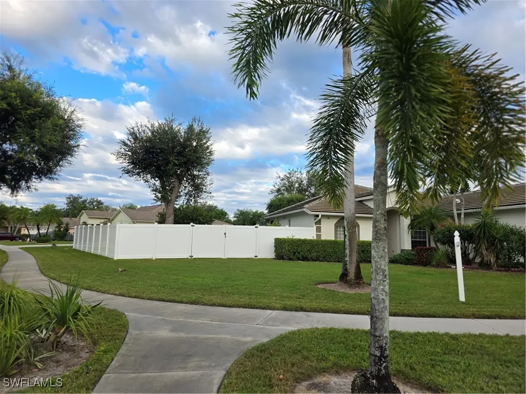 857 Summerfield Drive Naples FL 34120