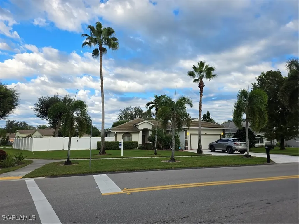 857 Summerfield Drive Naples FL 34120