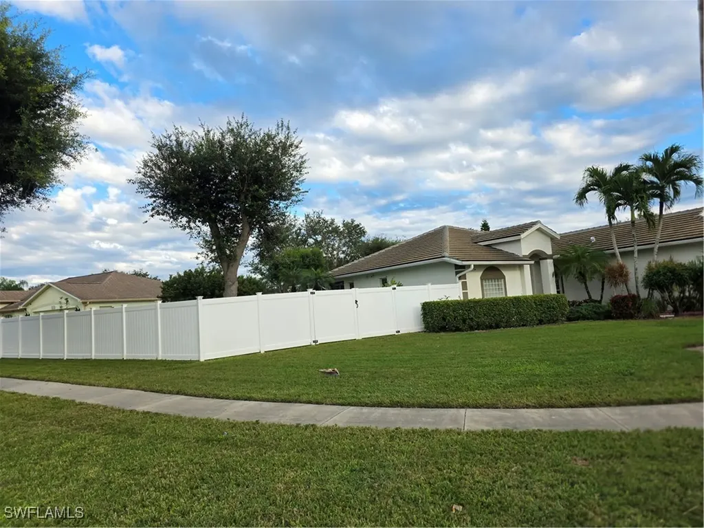 857 Summerfield Drive Naples FL 34120