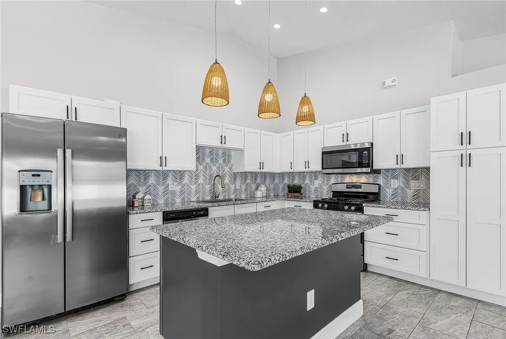 175 Village Circle Labelle FL 33935