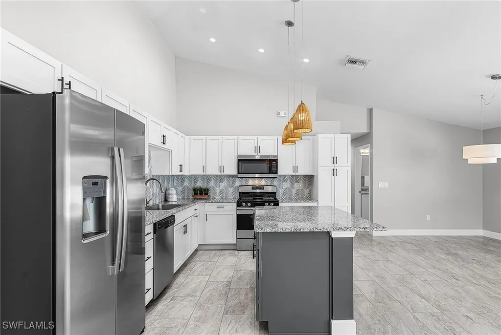 175 Village Circle Labelle FL 33935