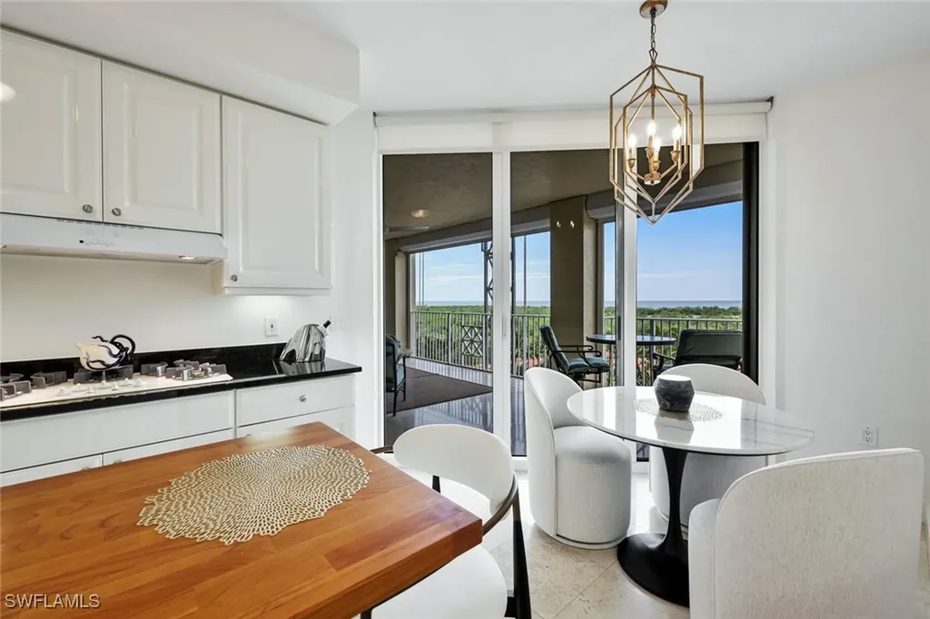 6597 Nicholas Boulevard Naples FL 34108
