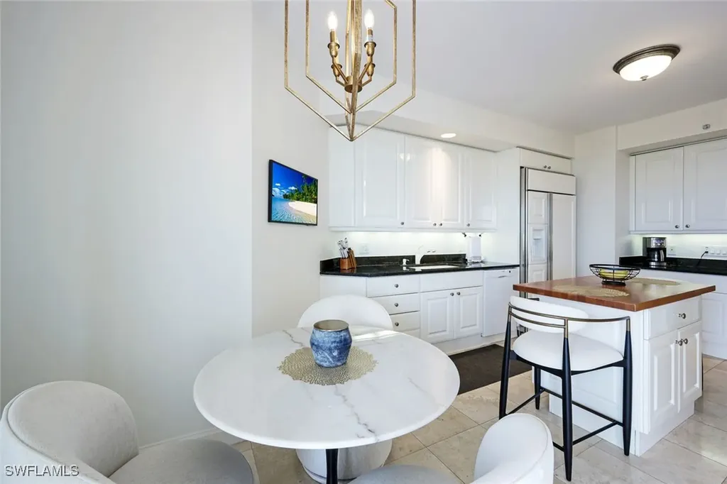 6597 Nicholas Boulevard Naples FL 34108