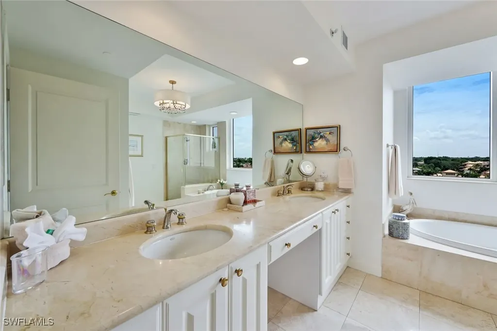 6597 Nicholas Boulevard Naples FL 34108