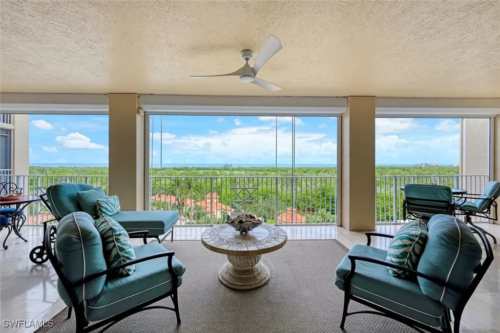 6597 Nicholas Boulevard Naples FL 34108