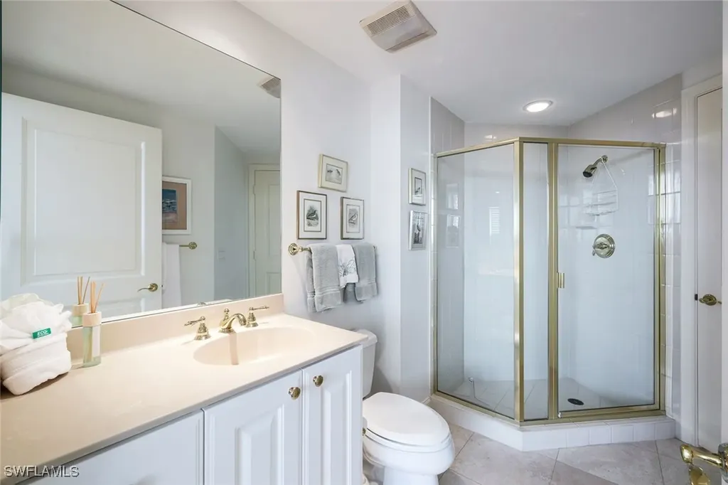6597 Nicholas Boulevard Naples FL 34108
