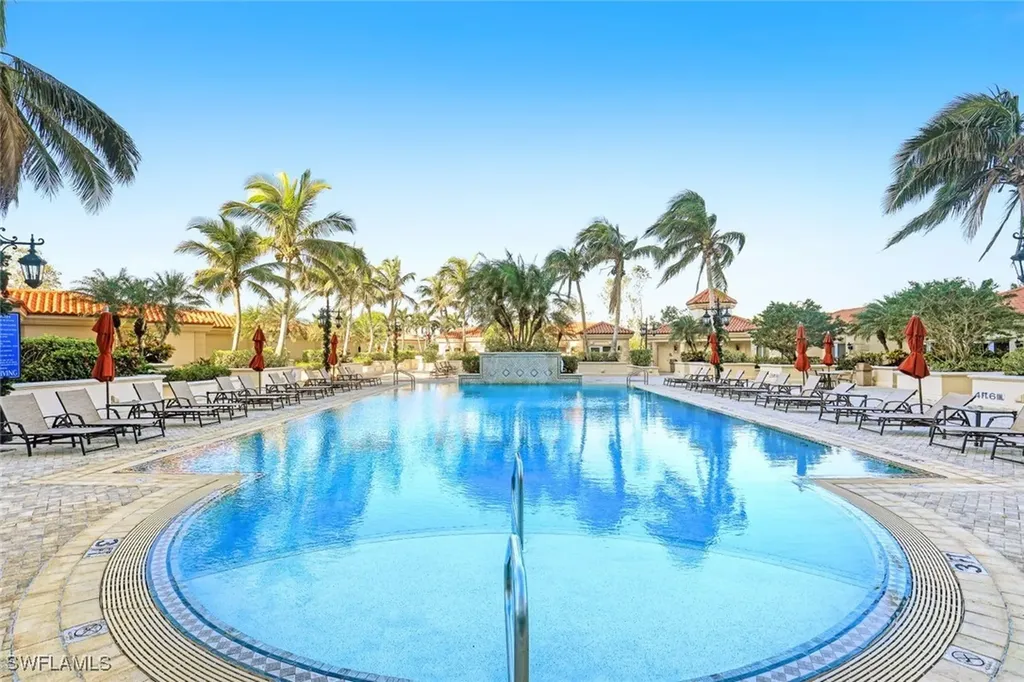 6597 Nicholas Boulevard Naples FL 34108