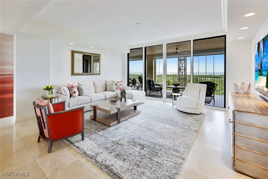 6597 Nicholas Boulevard Naples FL 34108