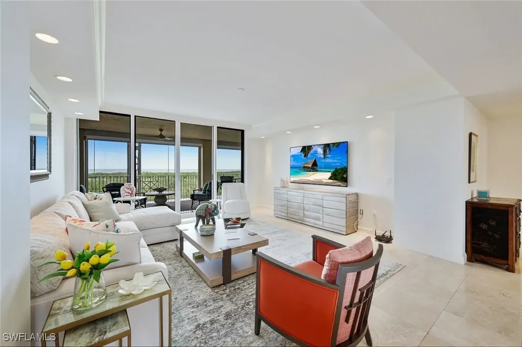 6597 Nicholas Boulevard Naples FL 34108