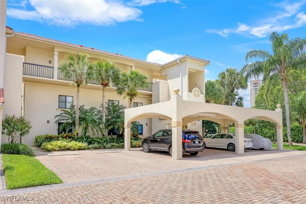 6525 Valen Way Naples FL 34108