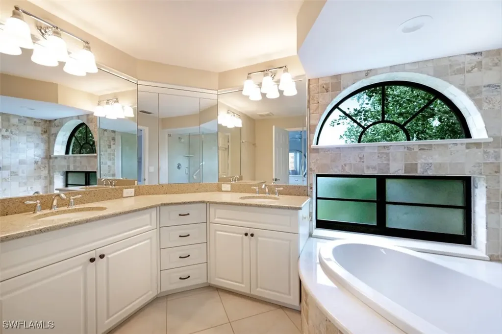 6525 Valen Way Naples FL 34108