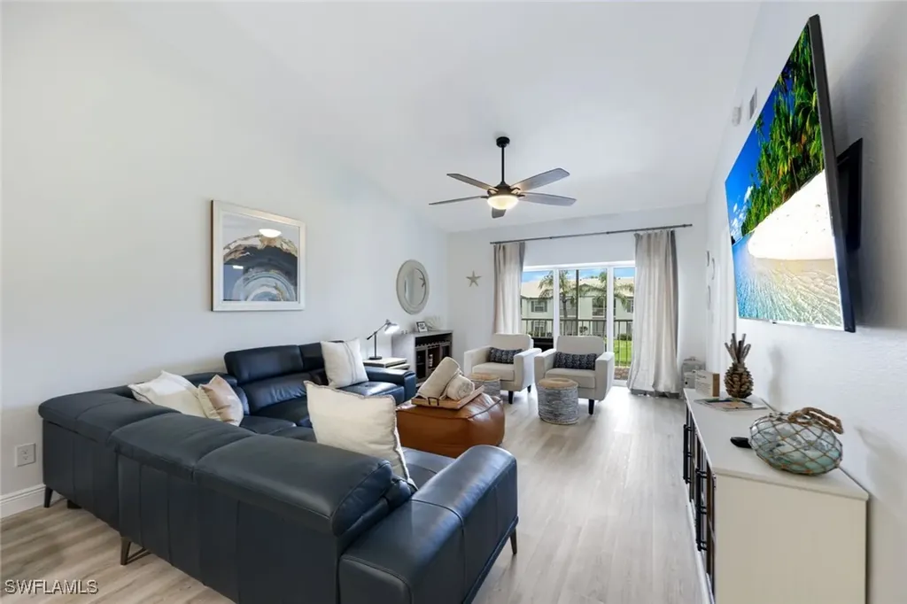 824 Tanbark Drive Naples FL 34108