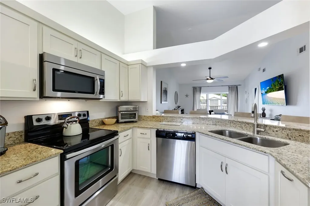 824 Tanbark Drive Naples FL 34108