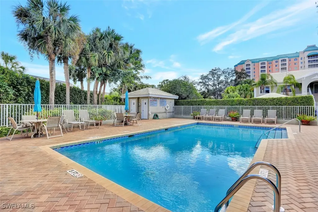 5899 Chanteclair Drive Naples FL 34108