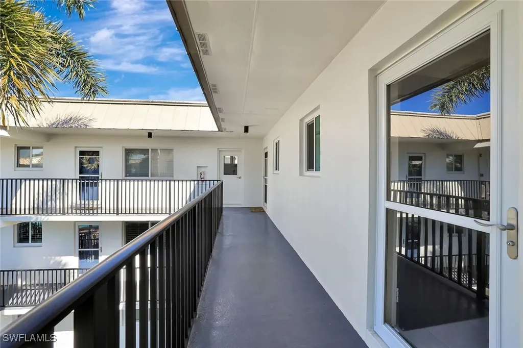 766 Central Avenue Naples FL 34102