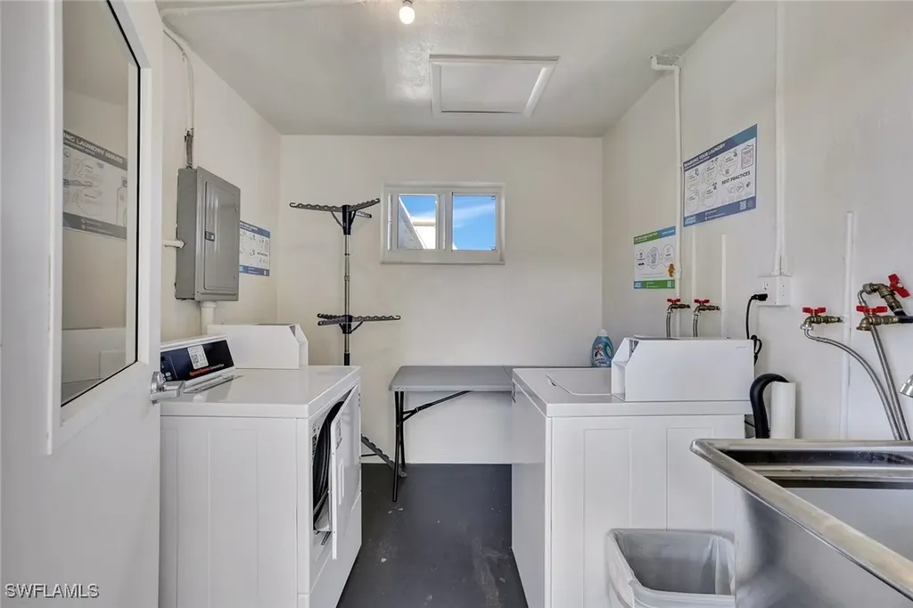 766 Central Avenue Naples FL 34102