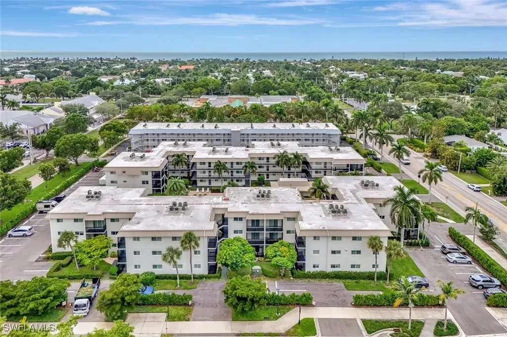 766 Central Avenue Naples FL 34102