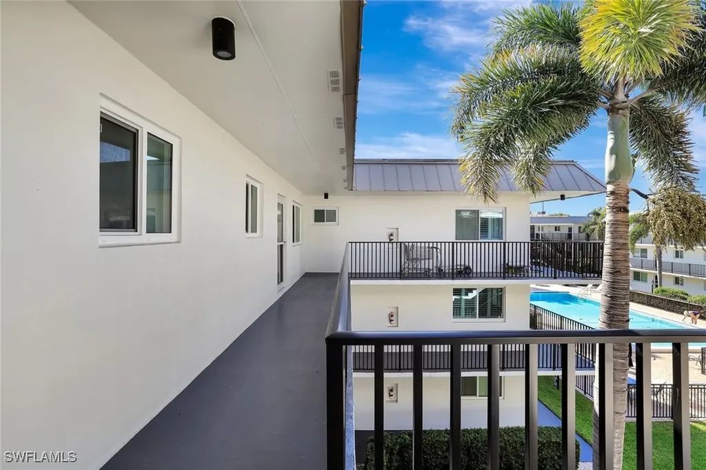 766 Central Avenue Naples FL 34102