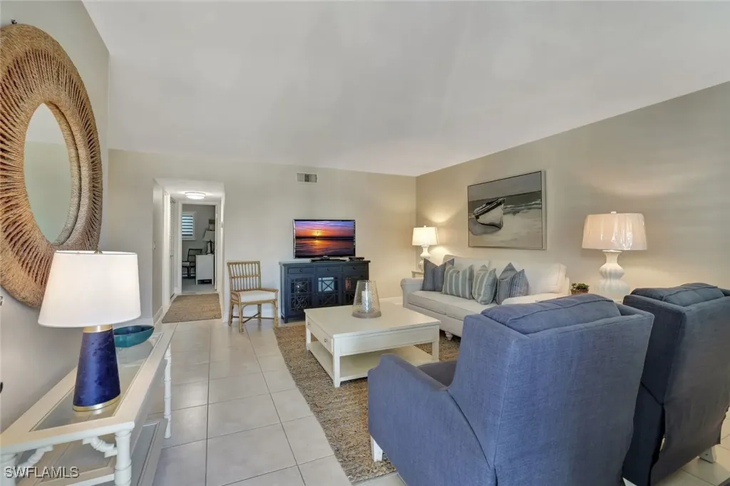 766 Central Avenue Naples FL 34102