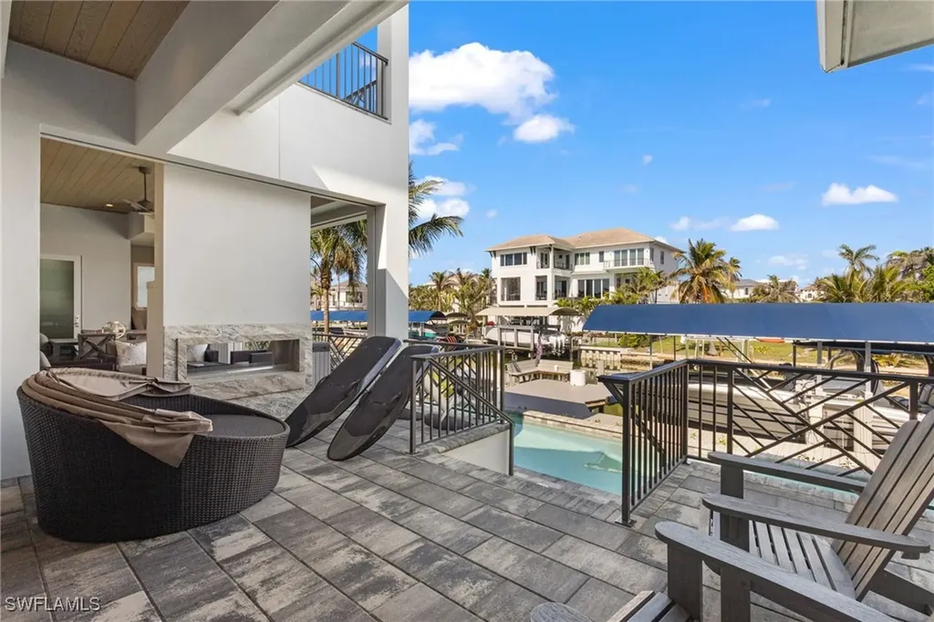 103 Bayview Avenue Naples FL 34108