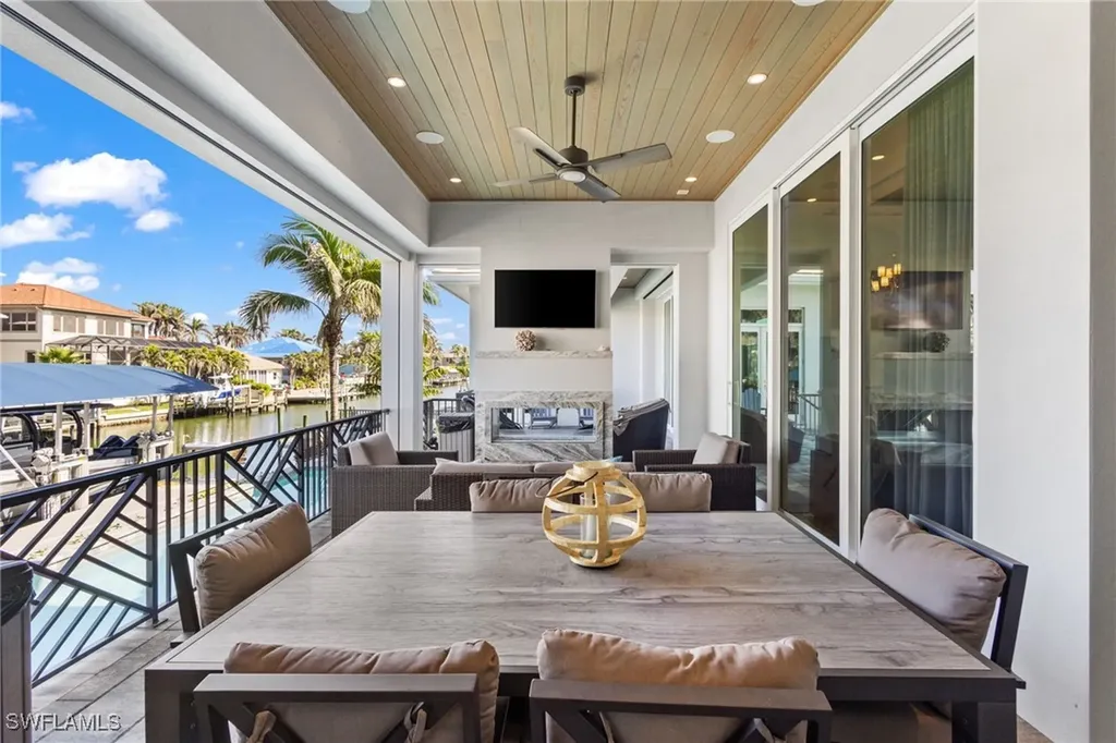 103 Bayview Avenue Naples FL 34108