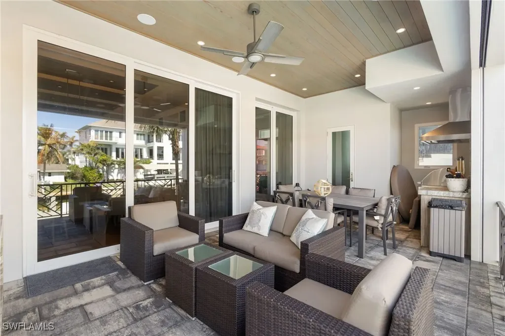 103 Bayview Avenue Naples FL 34108
