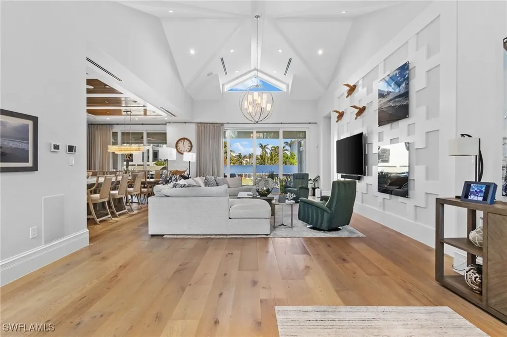 103 Bayview Avenue Naples FL 34108