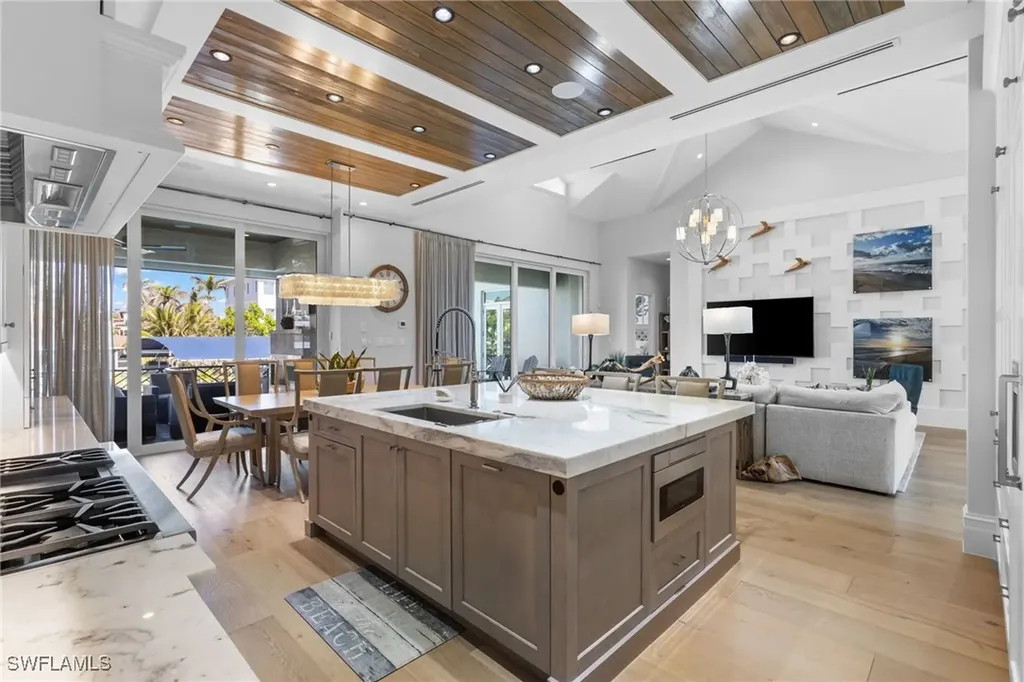 103 Bayview Avenue Naples FL 34108