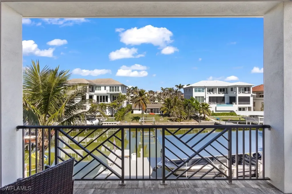 103 Bayview Avenue Naples FL 34108